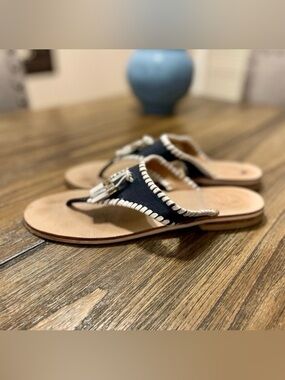 Jack Rogers Alana Tassel Navy & White Thong Leather Sandals Size 8M Preppy Beach